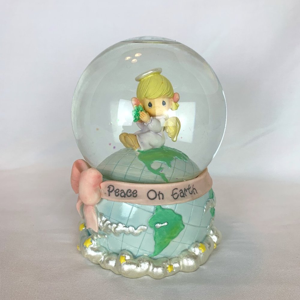 Precious Moments Peace On Earth Angel Snow Globe Christmas Decor Original Box